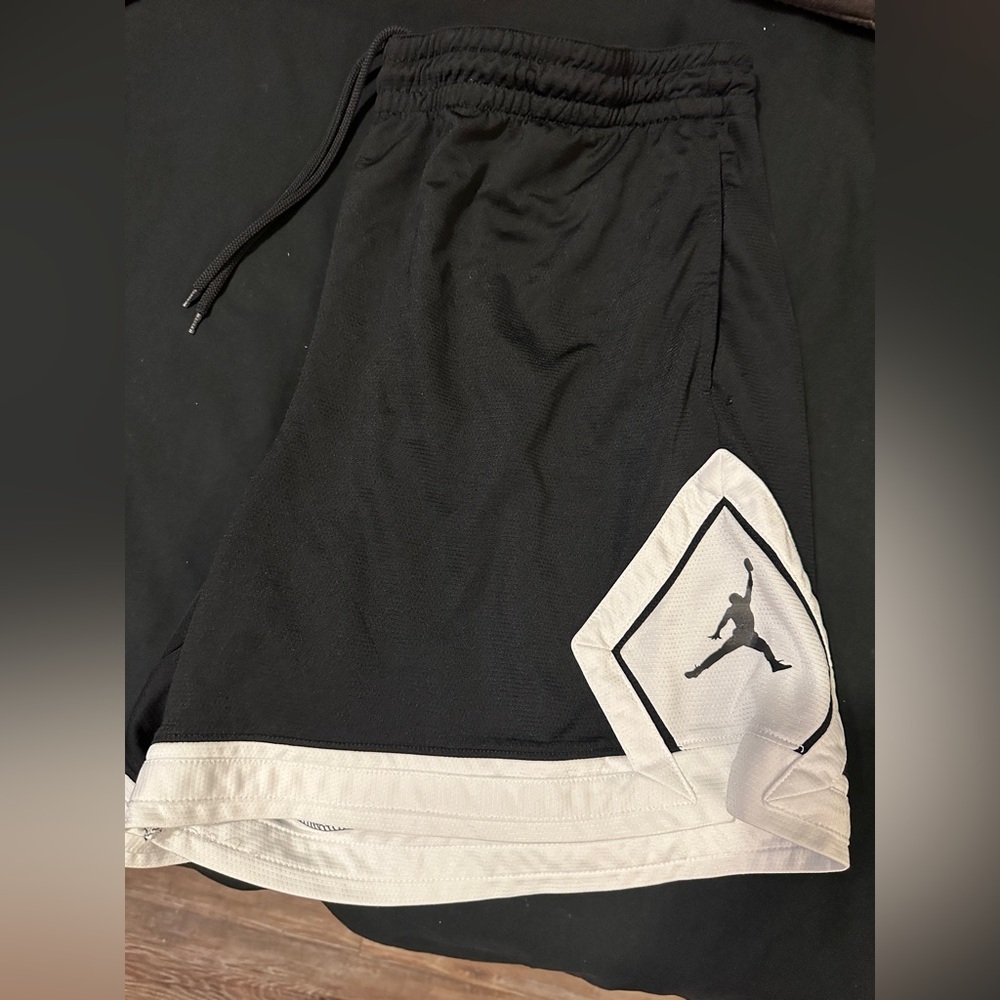Nike Jordan Men's Black and White Athletic Shorts